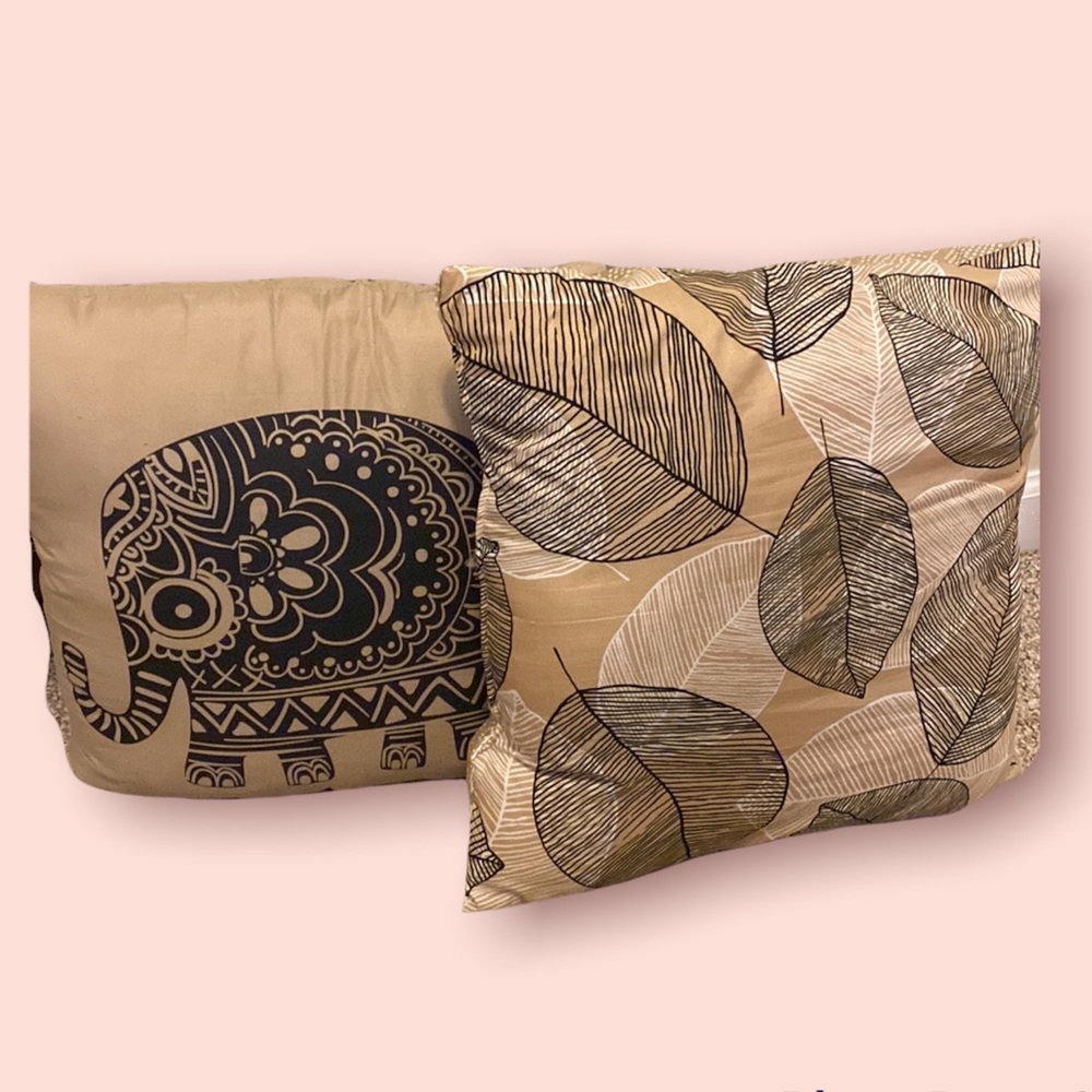 Bundled Pillow Set